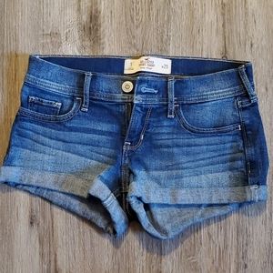 Hollister low-rise short shorts
